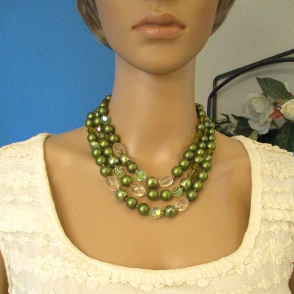 DE MARIO Three Strand Satin Green Aurora Borealis Rock Crystal Bead Necklace - Picture 7 of 14